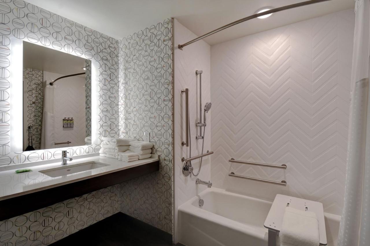 Holiday Inn - Erie By Ihg エクステリア 写真