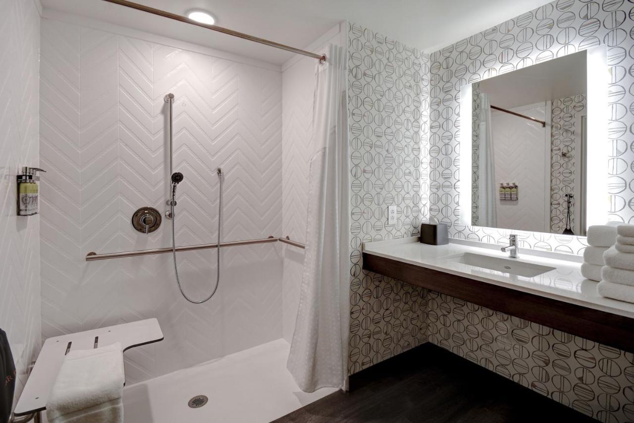 Holiday Inn - Erie By Ihg エクステリア 写真